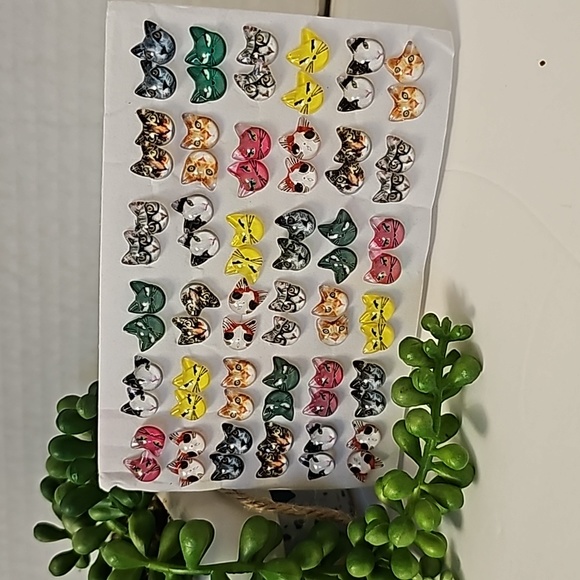 36 Stud Earrings Cat Design New - Picture 2 of 4